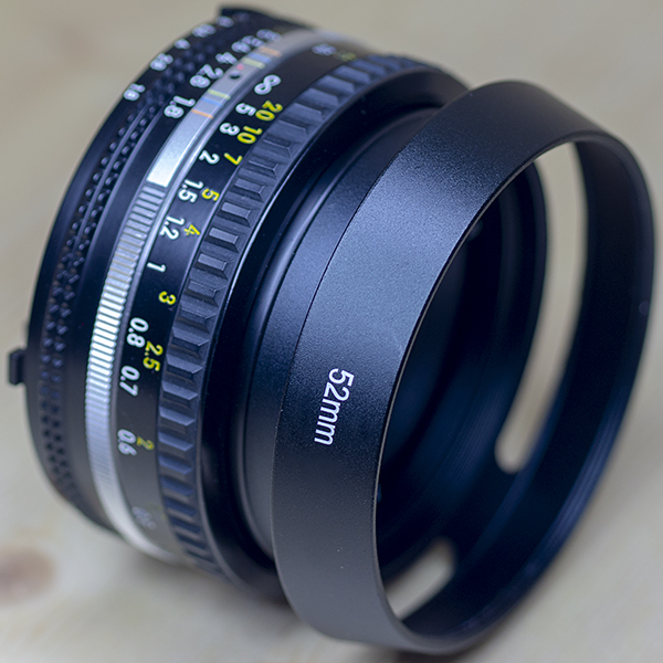 니콘 Nikon NIKKOR MF 50mm 1:1.8 Ais  호환후드 /1.5피트(0.45미터) 근접 초점거리/98%