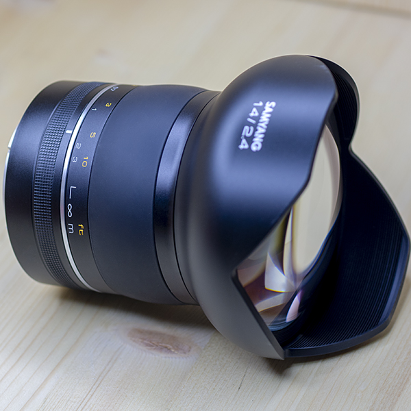 삼양 SAMYANG Premium XP 14mm F2.4 Canon AE/ EF Mount 정품박스 98%