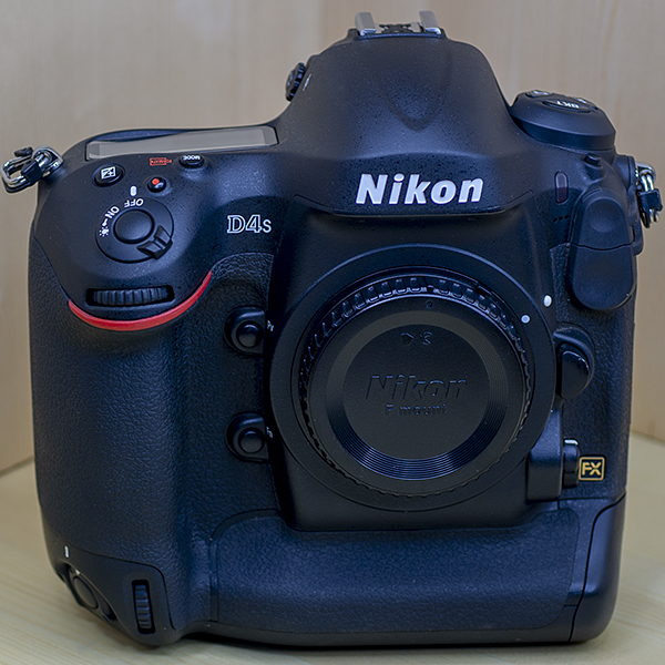 니콘 Nikon D4 Body  컷수 125,061만컷 정품박스셋트(상판D4S로교체.추가밧데리1개 .DK-17M/95%