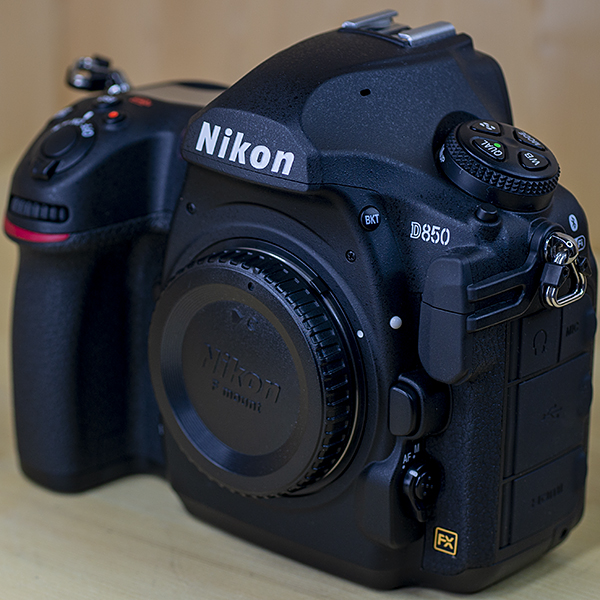 니콘 Nikon D850 Body  (박스풀셋트,호환릴리즈)컷수1,453/98%