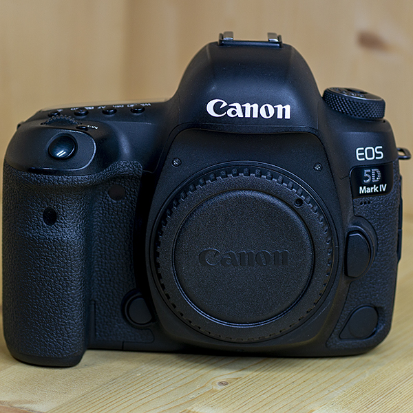 캐논 Canon EOS 5D Mark IV Body 정품 (박스풀셋트+BG-E20그립)/95%