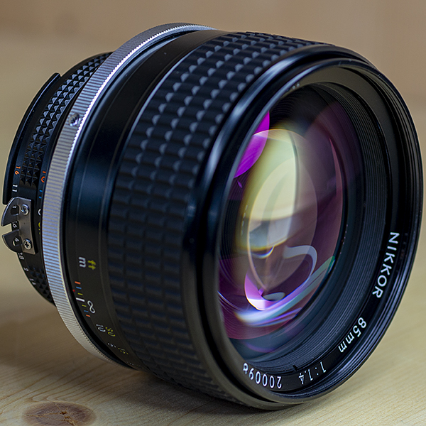 니콘 Nikon Nikkor MF 85mm F1.4 Ais (후드포함)/97%