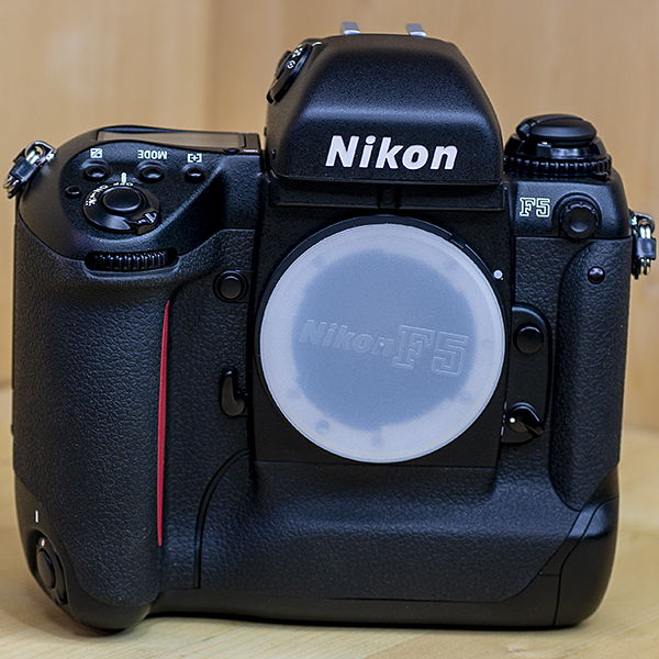 니콘 Nikon F5 Body 35mm SLR Film Camera /98%