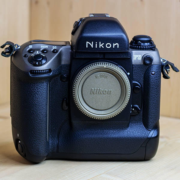 니콘 Nikon F5 Body SLR Film Camera 50주념기념 박스셋트 /98%