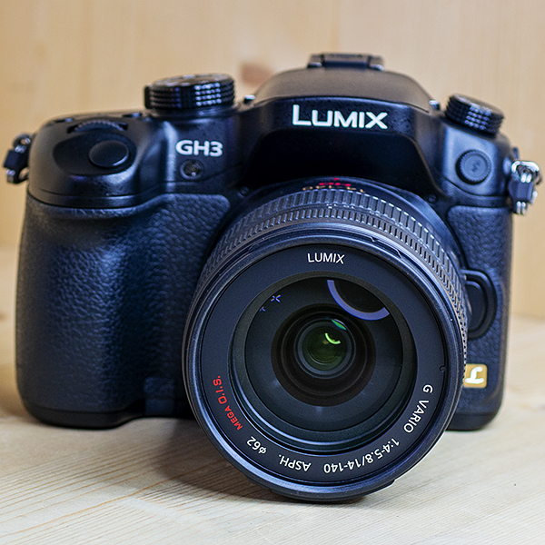 파나소닉 Panasonic GH3+14-140mmF1:4-5.8ASHP+BGGH3그립.후드. 정품 /98%