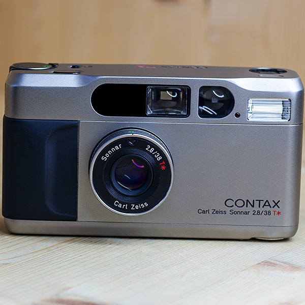 콘탁스 Contax T2 Titanium 38mm F2.8 T* 케이스.스트렙포함/98%