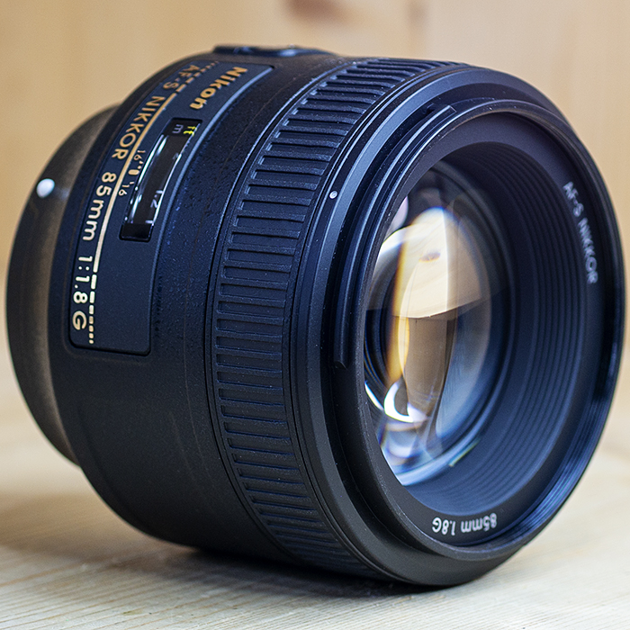니콘 Nikon AF-S NIKKOR 85mm F1.8G 정품박스 셋트 .후드/97%
