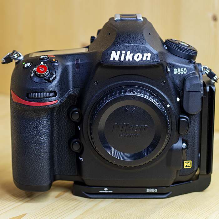 니콘 Nikon D850 Body 니콘코리아정품 박스세트(L플레이트.컷수190,000)/97%