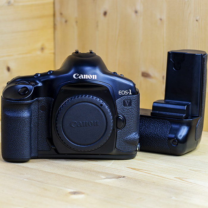 캐논 Canon EOS 1VHS Body+POWER DRIVE BOOSTER E1 SLR Film Camera (필름33롤사용)/97%