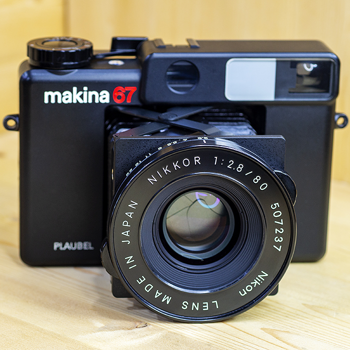 마키나 Plaubel Makina 67 + NIKKOR 80mm F2.8 Medium Format Film Camera /97%