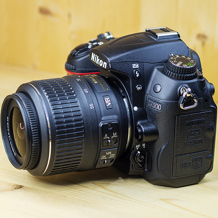 니콘 Nikon D7000 +AF-s 18-55mm F3.6-5.6G VR (MB-D11그립.후드) 정품/95%